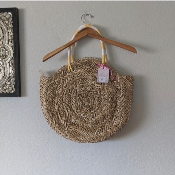 Bay Sky Round Woven Straw Tote with Daisy Embroidery NWT - Picture 4 of 6
